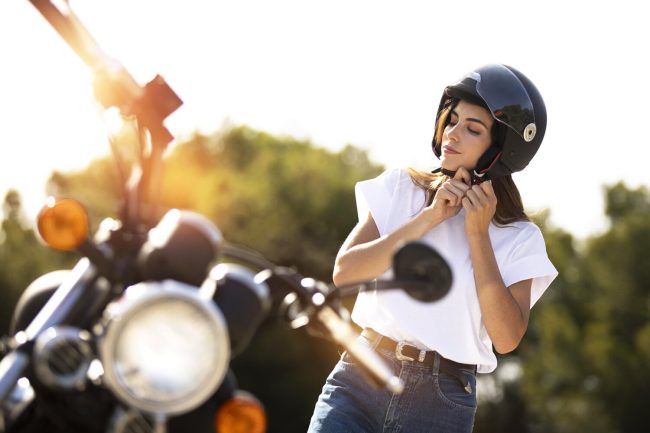 6 συμβουλές οδήγησης μηχανής το καλοκαίρι για να είσαι ασφαλής 6 συμβουλές οδήγησης μηχανής το καλοκαίρι για να είσαι ασφαλής