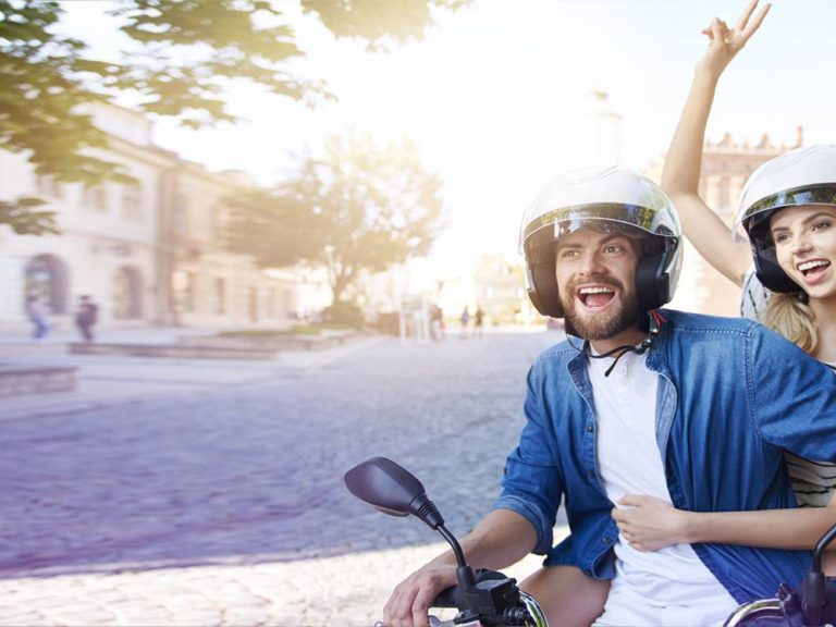 Μηχανή και Καλοκαίρι απαραίτητος εξοπλισμός