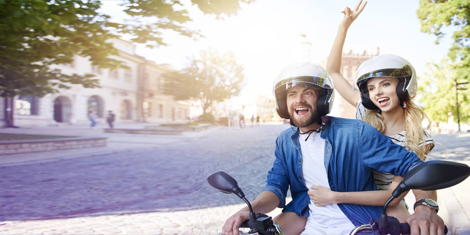 Μηχανή και Καλοκαίρι απαραίτητος εξοπλισμός Μηχανή και Καλοκαίρι απαραίτητος εξοπλισμός